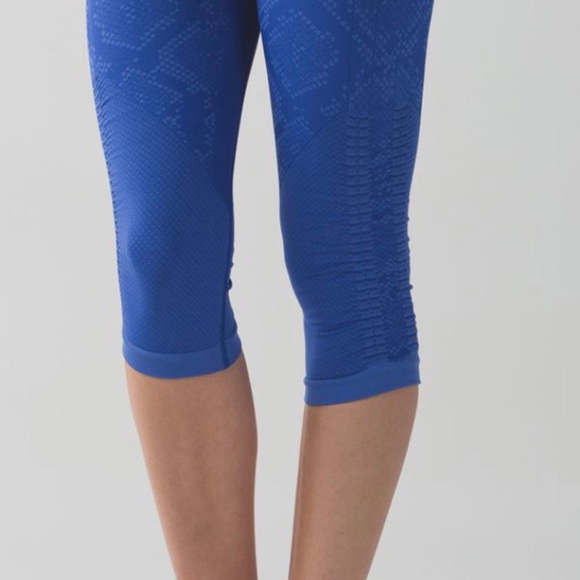 Lululemon In The Flow Crops - Picture 6 of 12